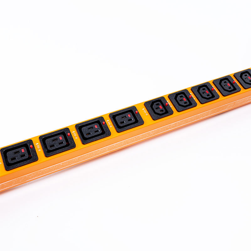 20 uttak IEC C13 IEC C19 låsbare stikkontakter 1U Hot swappable Indicator Vertikal RS485 Metered Rack PDU