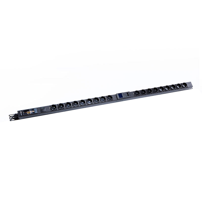 18 uttak Tyskland 1U overspenningsbeskyttelse Hot Swappable RS485 Metered Rack PDU