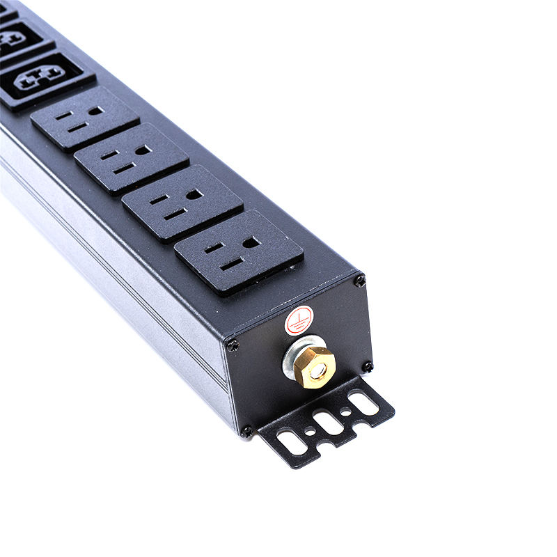 16 uttak IEC C13 C19 & US Sockets 1,5U flytende magnetisk kretsbryter Vertikal TCP/IP smart Rack PDU