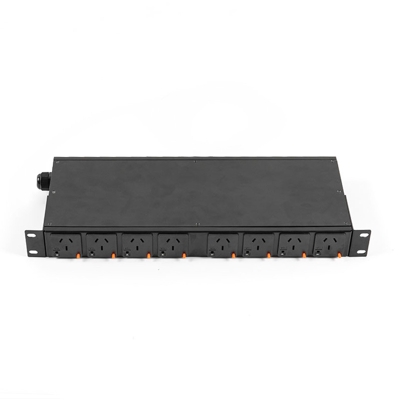 8-uttak horisontal TCP/IP-sensorbryter eco Smart Rack Pdu 1U