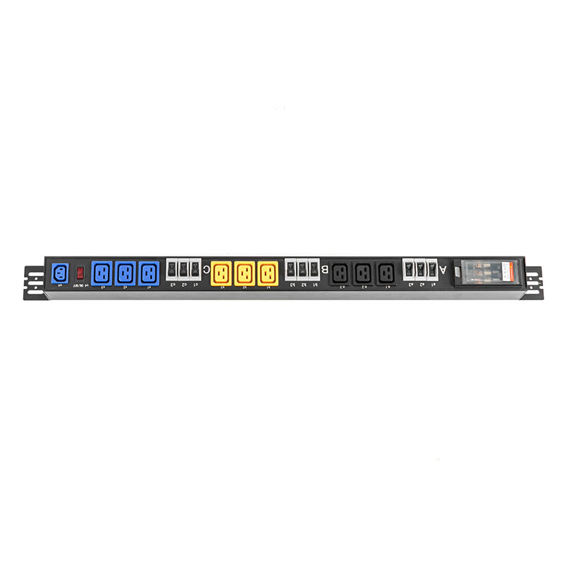 3-Fas 10-uttak C13 C19 Vertikal Breaker Overbelastningsbeskyttelse Switched Rack Pdu