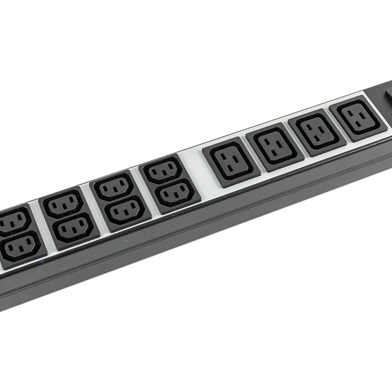 28-uttak C13 C19 Vertikal SPD Breaker Switched Rack Pdu