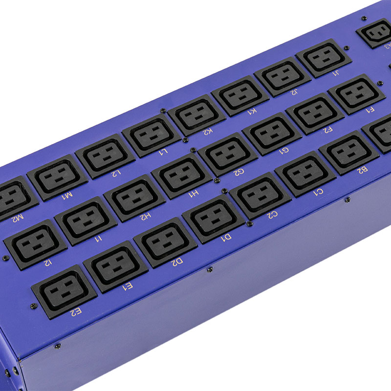 3-fase 27-uttak C13 C19 Vertikal Breaker Switched Pdu